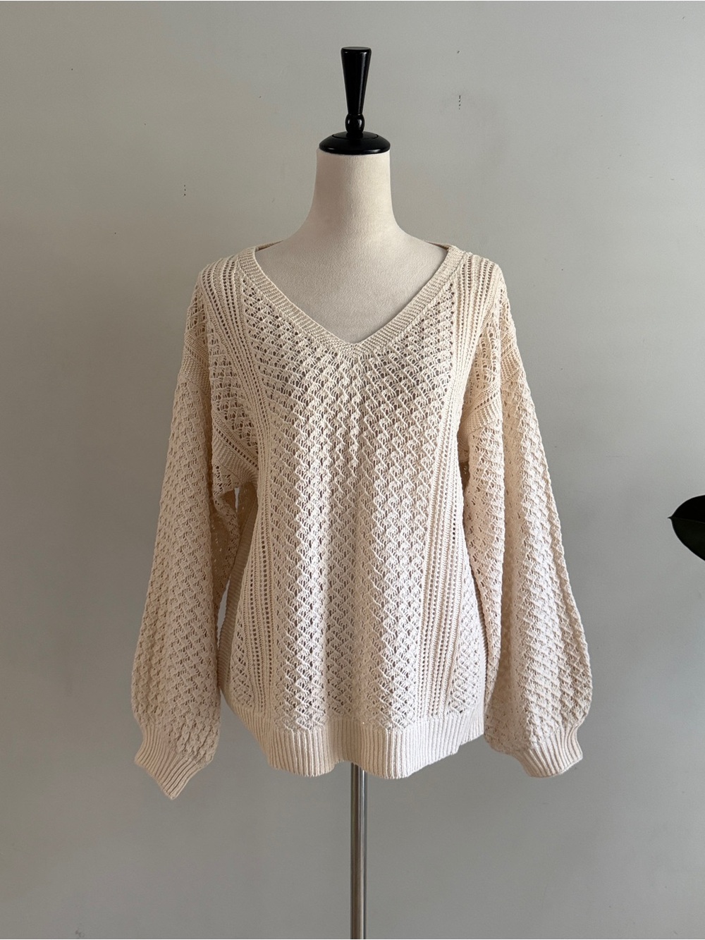 Women's V-Neck Pointelle Knit Balloon Long Sleeve Pullover Sweater Cream Size S